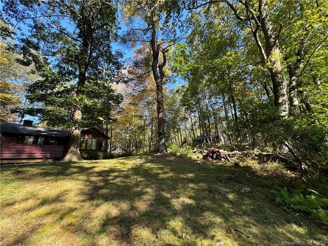 32 Beeholm Road 2, Redding, CT 06896