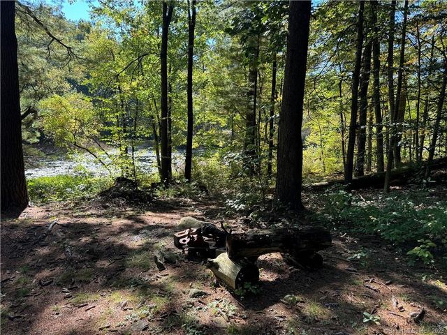 32 Beeholm Road 2, Redding, CT 06896