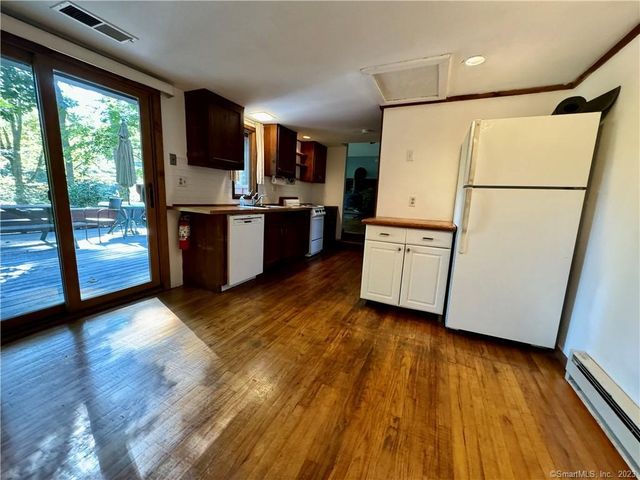32 Beeholm Road 2, Redding, CT 06896