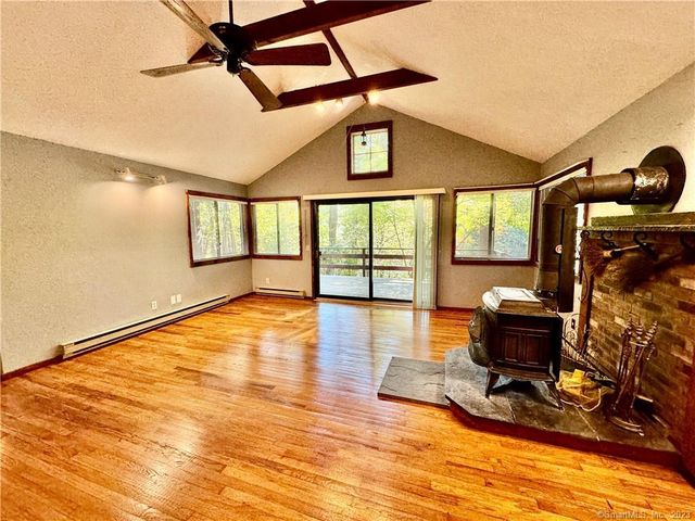 32 Beeholm Road 2, Redding, CT 06896