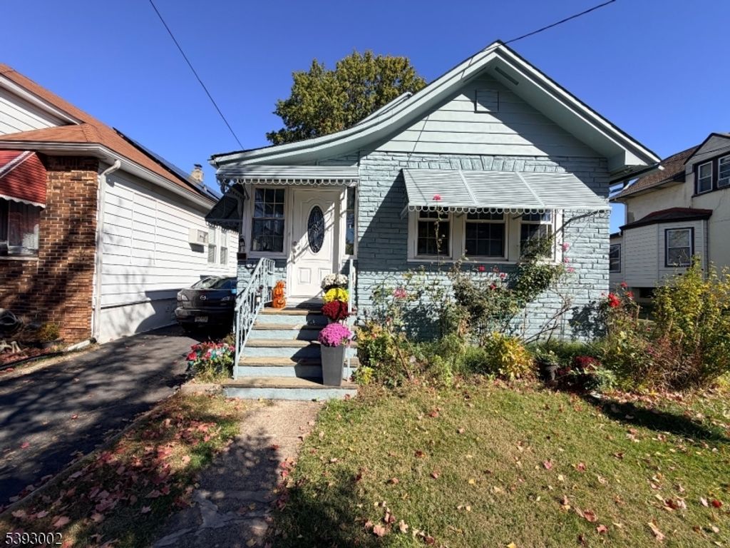 324 Dewitt St, Linden City, NJ 07036