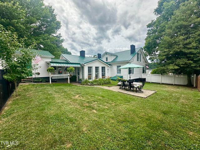 212 Main Street, Bluff City, TN 37618