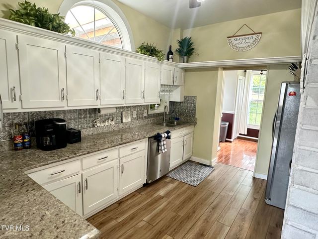 212 Main Street, Bluff City, TN 37618