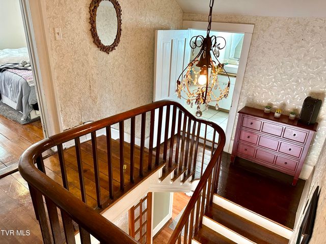 212 Main Street, Bluff City, TN 37618