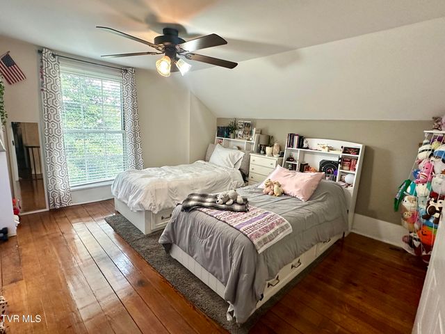 212 Main Street, Bluff City, TN 37618