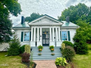 212 Main Street, Bluff City, TN 37618
