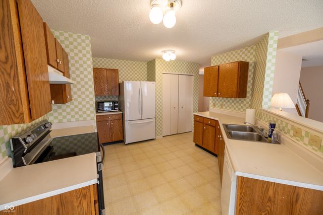 3348 Summer Breeze Lane, Indianapolis, IN 46239