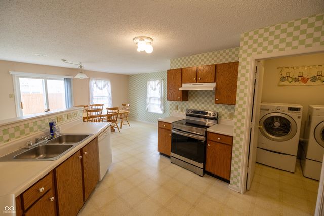 3348 Summer Breeze Lane, Indianapolis, IN 46239