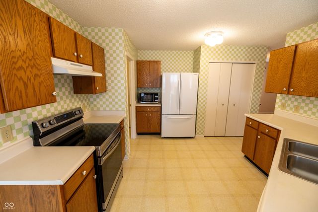 3348 Summer Breeze Lane, Indianapolis, IN 46239