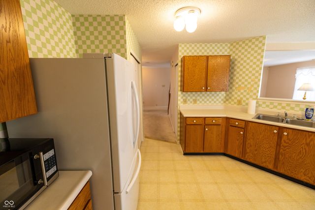 3348 Summer Breeze Lane, Indianapolis, IN 46239