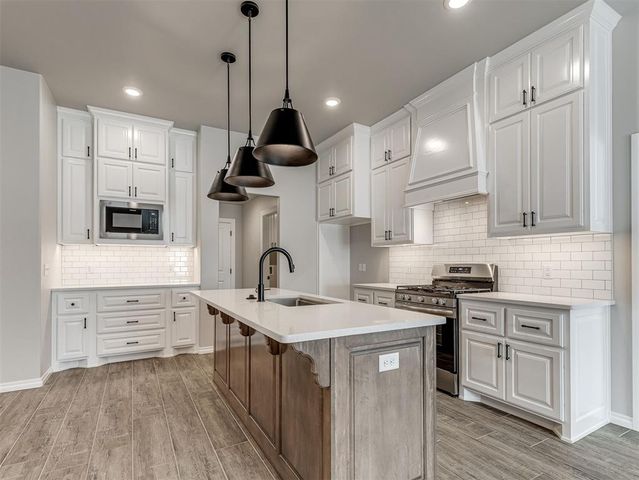 8401 Hazelwood Way, Edmond, OK 73034