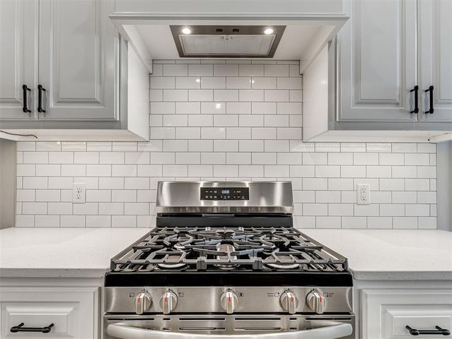 8401 Hazelwood Way, Edmond, OK 73034