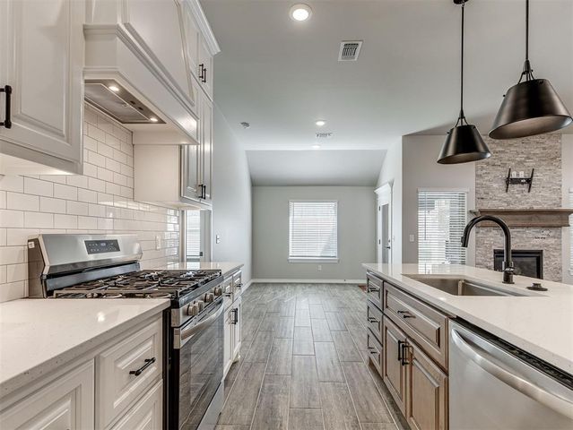 8401 Hazelwood Way, Edmond, OK 73034