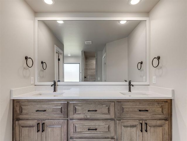 8401 Hazelwood Way, Edmond, OK 73034