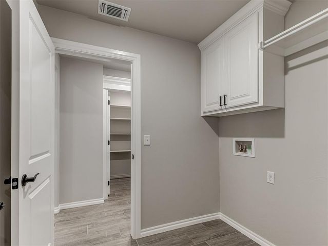 8401 Hazelwood Way, Edmond, OK 73034