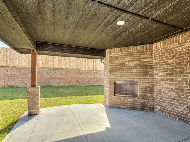 8401 Hazelwood Way, Edmond, OK 73034