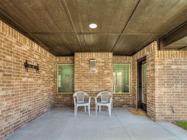 8401 Hazelwood Way, Edmond, OK 73034