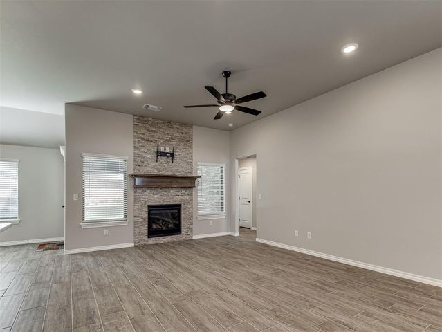 8401 Hazelwood Way, Edmond, OK 73034