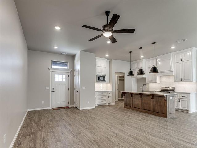 8401 Hazelwood Way, Edmond, OK 73034