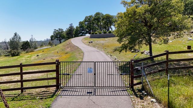 5280 Aksarben Way, Garden Valley, CA 95633