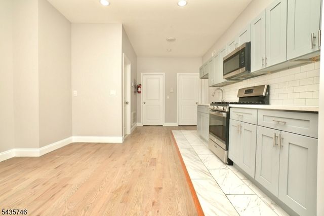 480 Bergen Ave, Jersey City, NJ 07304