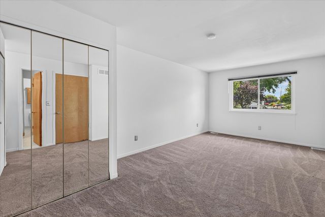 8503 Winchester Dr Drive, Sterling Heights, MI 48313