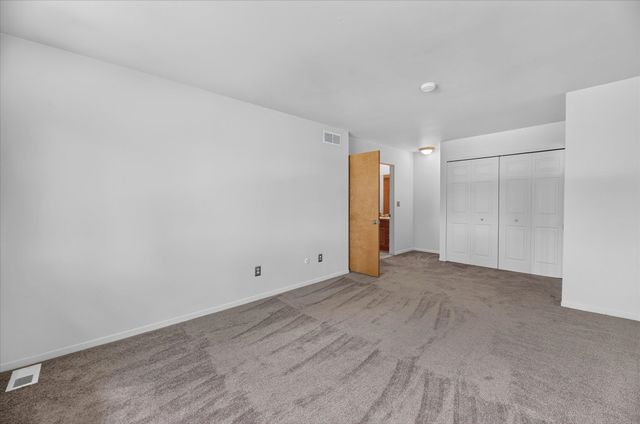 8503 Winchester Dr Drive, Sterling Heights, MI 48313