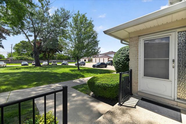 8503 Winchester Dr Drive, Sterling Heights, MI 48313