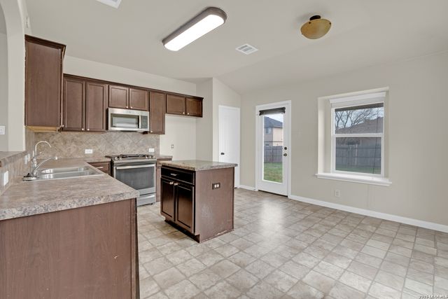 226 Goldenrod, San Marcos, TX 78666