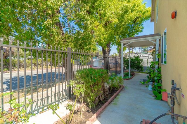 1950 E 97th, Los Angeles, CA 90002