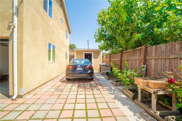 1950 E 97th, Los Angeles, CA 90002