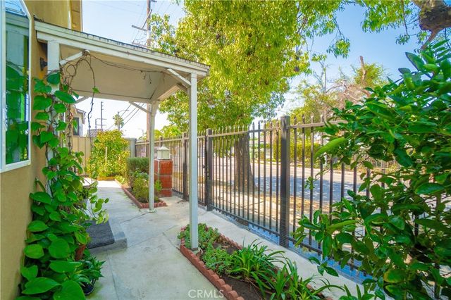 1950 E 97th, Los Angeles, CA 90002