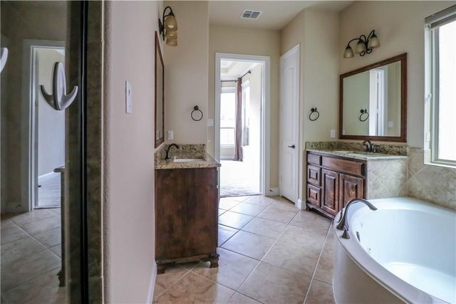 2866 Nottingham Drive, Trophy Club, TX 76262
