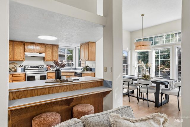 8701 W Ringbill Ct, Garden City, ID 83714