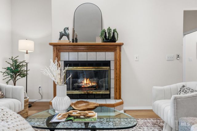 8701 W Ringbill Ct, Garden City, ID 83714