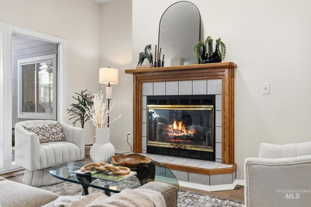 8701 W Ringbill Ct, Garden City, ID 83714
