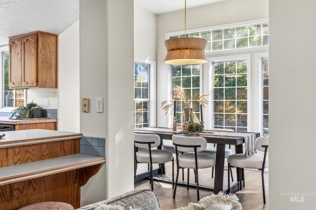 8701 W Ringbill Ct, Garden City, ID 83714