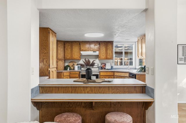 8701 W Ringbill Ct, Garden City, ID 83714