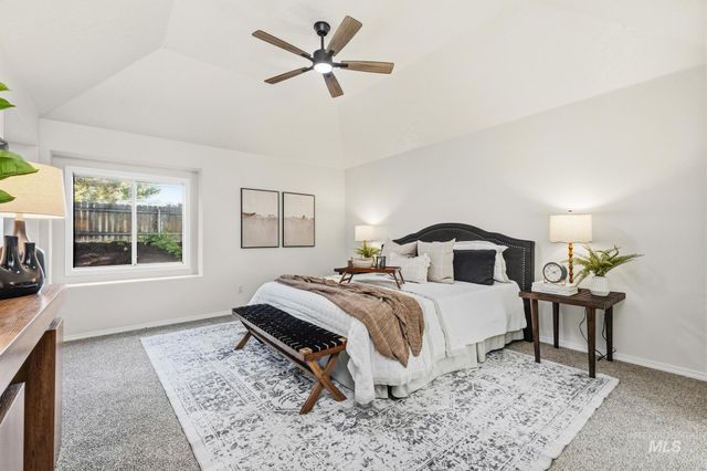 8701 W Ringbill Ct, Garden City, ID 83714