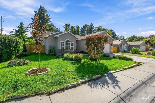 8701 W Ringbill Ct, Garden City, ID 83714