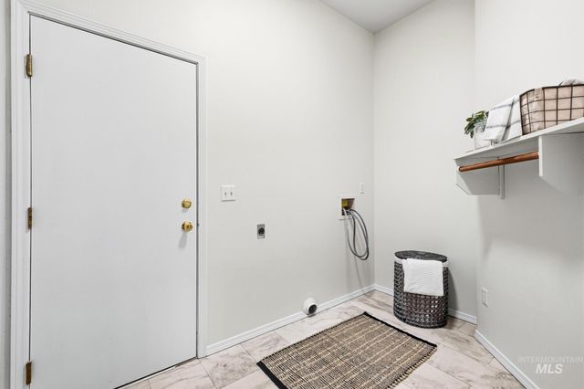 8701 W Ringbill Ct, Garden City, ID 83714