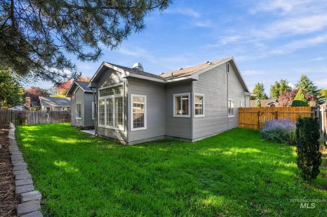 8701 W Ringbill Ct, Garden City, ID 83714
