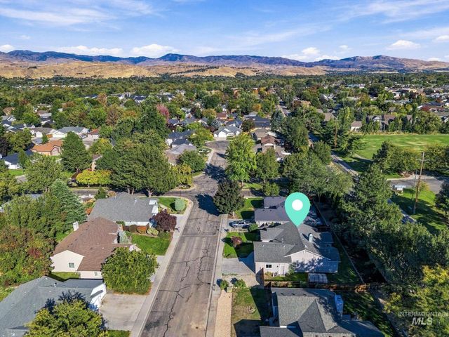 8701 W Ringbill Ct, Garden City, ID 83714