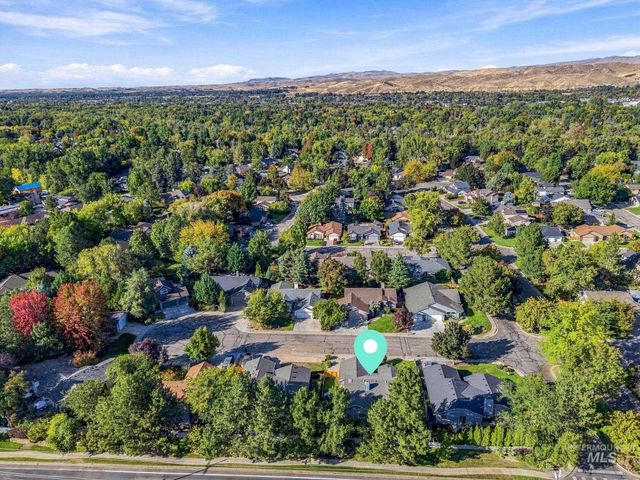 8701 W Ringbill Ct, Garden City, ID 83714