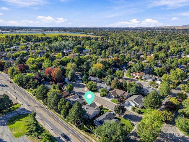 8701 W Ringbill Ct, Garden City, ID 83714