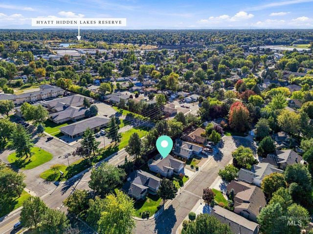 8701 W Ringbill Ct, Garden City, ID 83714