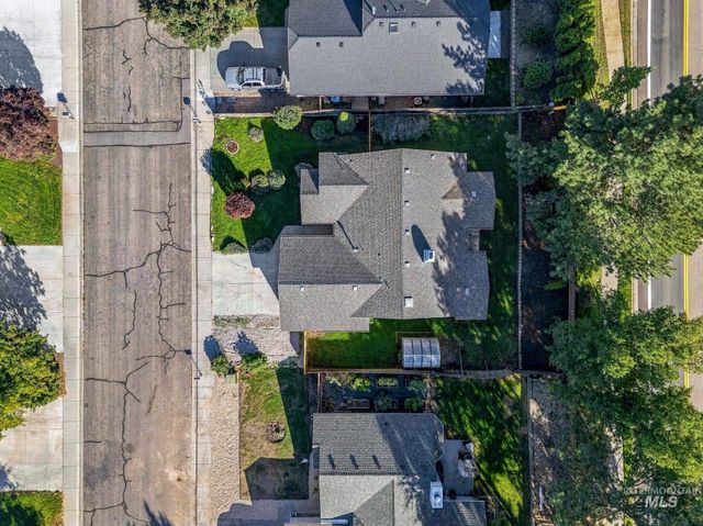 8701 W Ringbill Ct, Garden City, ID 83714
