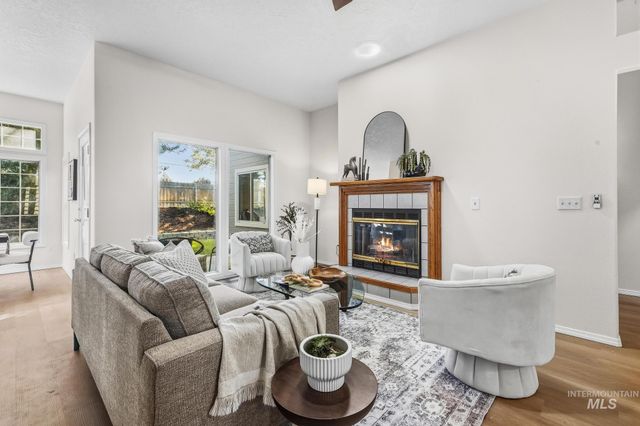 8701 W Ringbill Ct, Garden City, ID 83714