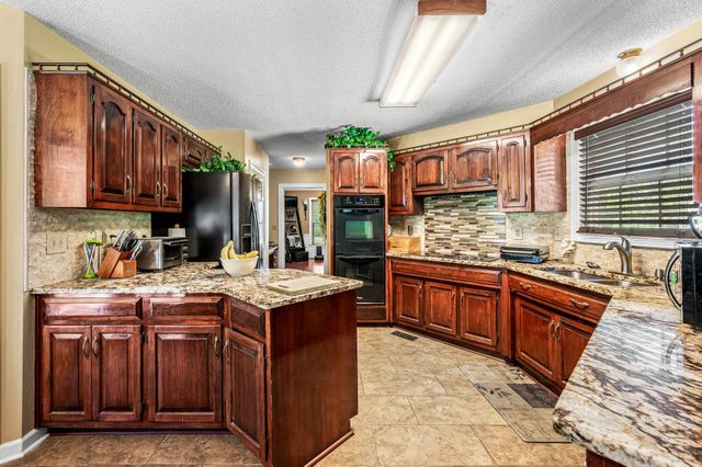 1712 Lake Grassland, W, Gallatin, TN 37066