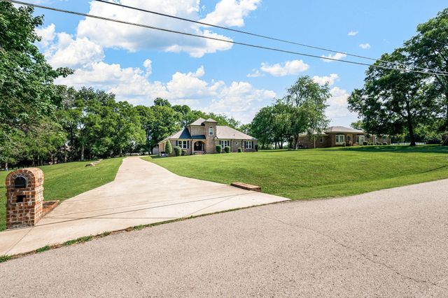 1712 Lake Grassland, W, Gallatin, TN 37066